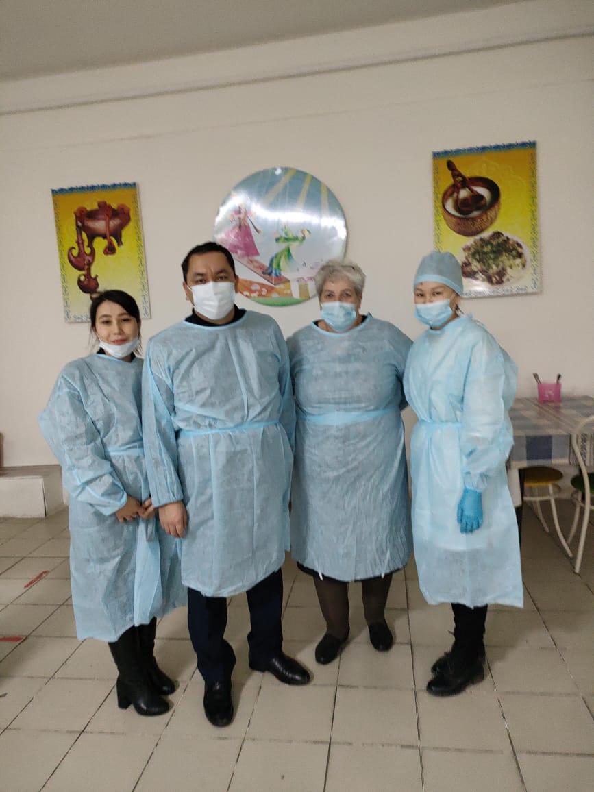 Тамақтың сапасына мониторинг жүргізу жөніндегі комиссия мүшелері