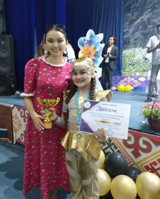 Халимжонова Мунира 4 "А" сыныбы. Республикалық " Bala jarys " байқауынан БАС ЖҮЛДЕ алды