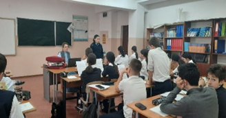 26.10.2023 күні Жетісу ауданы, №103 мектеп-гимназиясының инспекторы Болат Альфира Болатқызы  5-11  сынып оқушылары арасында «Үйден кетуді  болдырмаудың алдын – алу» және  «Құқықбұзушылықтың алдын - алу» тақырыбында әңгіме жүргізді.