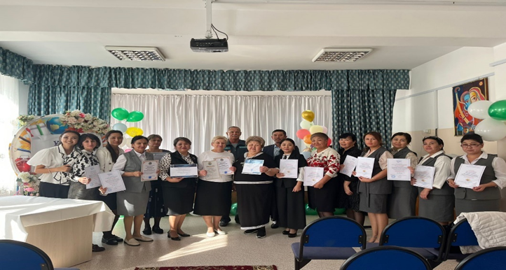 Ұстаздар күніне арналған «Ұстаз — мектептің жүрегі» атты мерекелік іс-шара ұйымдастырылды.