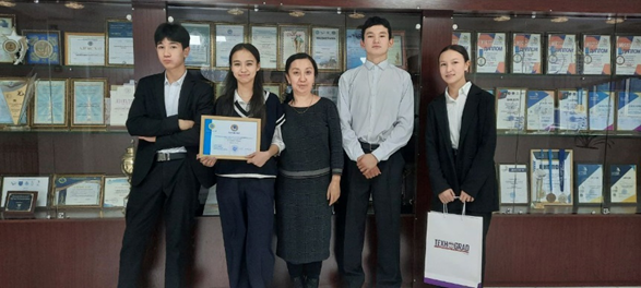 Мектебіміздің өзін өзі басқару ұйымының мүшелері Дүниежүзілік сайлау күніне арналған бейнеролик дайындап алғыс хатпен марапатталды.