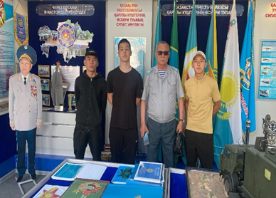 14 мамыр күні ҚР әскери- техникалық училищесінде өткен әскери техника мен оқ - дәрілердің көрмесіне эксурсияға қатысты