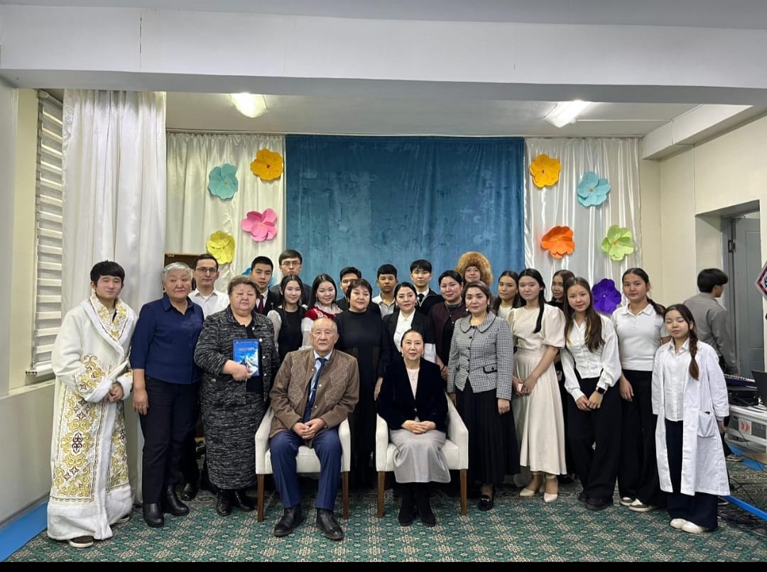 Мектебімізде қазақ поэзиясының көрнекті өкілі Мұқағали Мақатаевтың 95 жылдығына арналған тағылымды кездесу өтті.