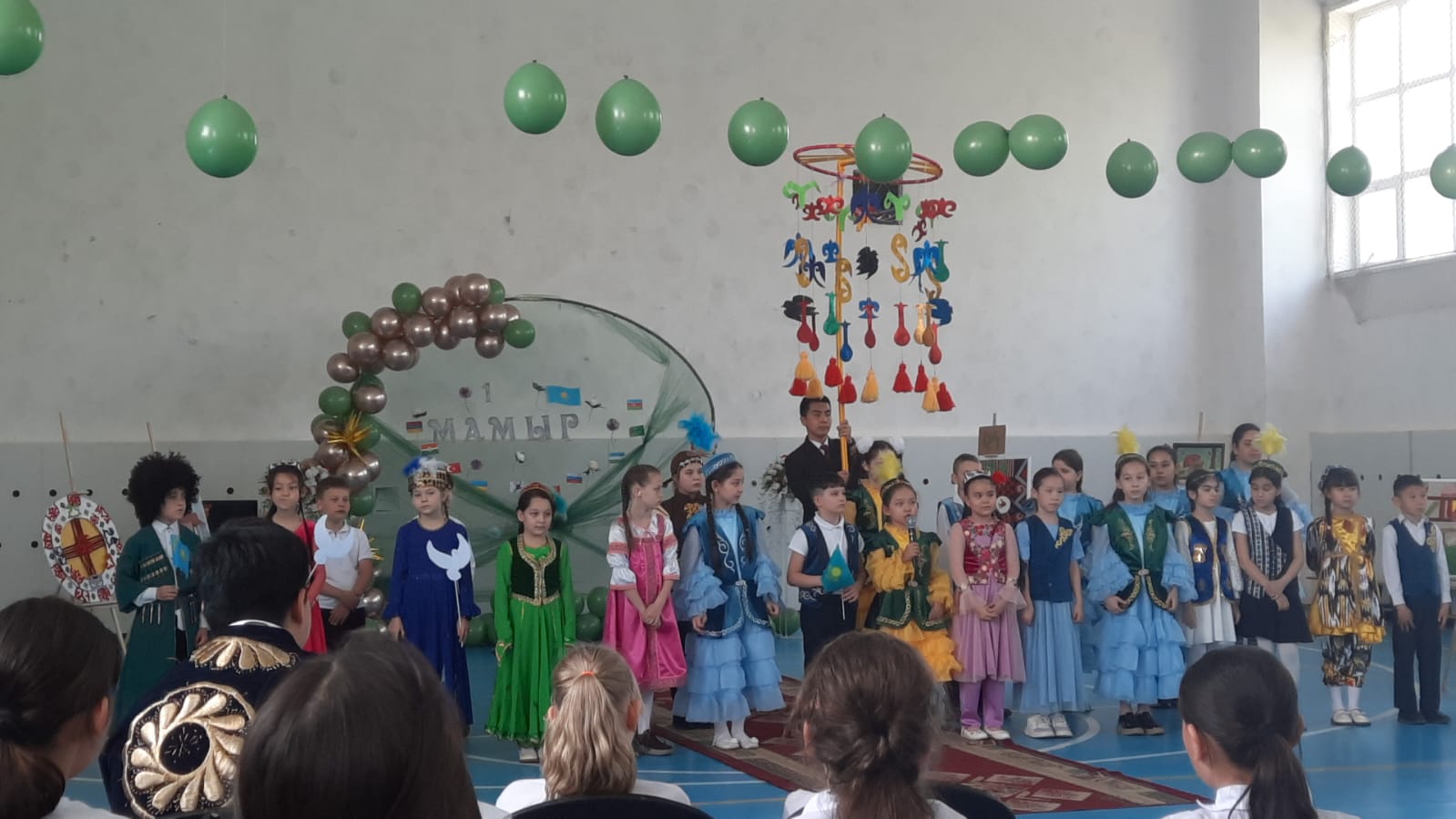 "Бір шаңырақ астында" атты 1 мамыр – Қазақстан халқының бірлігі күніне арналған мерекелік іс-шара өтті.